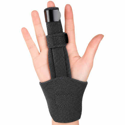Fingerskena med handledsstöd för stabilisering och avlastning av finger och hand.