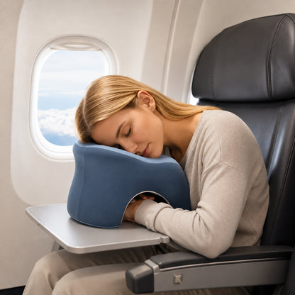 Resekudde med huvudstöd som används på flyg för bekväm vila och stöd för nacke och huvud.