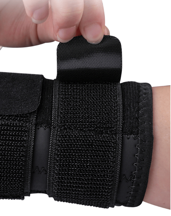 Handledsbandage med justerbar kardborrerem för individuell passform